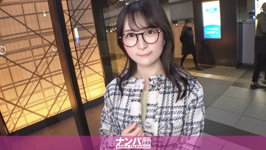200GANA-3242 - 「真的軟派，初次拍攝。2191 用草莓引誘，戴眼鏡、膚色較白的認真系素人被搭訕！外表不符合，卻有著外遇經驗！褲子下面是滿滿的粗毛直到肛門！因為很認真，當被要求時甚至會搖蕩到肛門都毫不避忌地舔！最後，把我的奶汁拿來對著臉賜福給她哈哈哈」。 - 阿寶影音-成人影片,AV,JAV-專注精品‧長久經營
